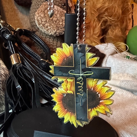 4 piece Accessory Set - Picture 3 of 3